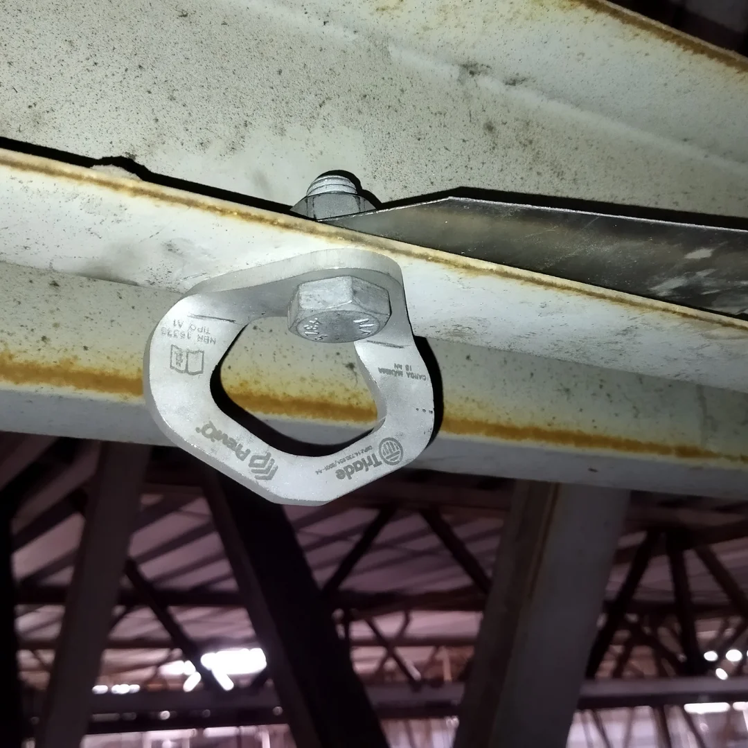 Ponte de ancoragem aplicado em viga metálica
